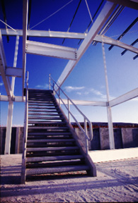Stairs.JPG (37350 bytes)