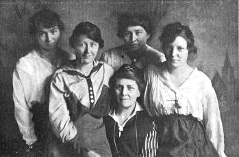 Helena Coe and daughters