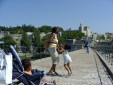 sur le pont d'Avignon, l'on y danse, l'on y danse...