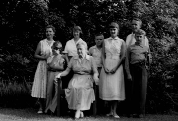 Betty with family: Kitty, Frank, Sue, Betty, Stan, Marty, Charley, Tom Jr.