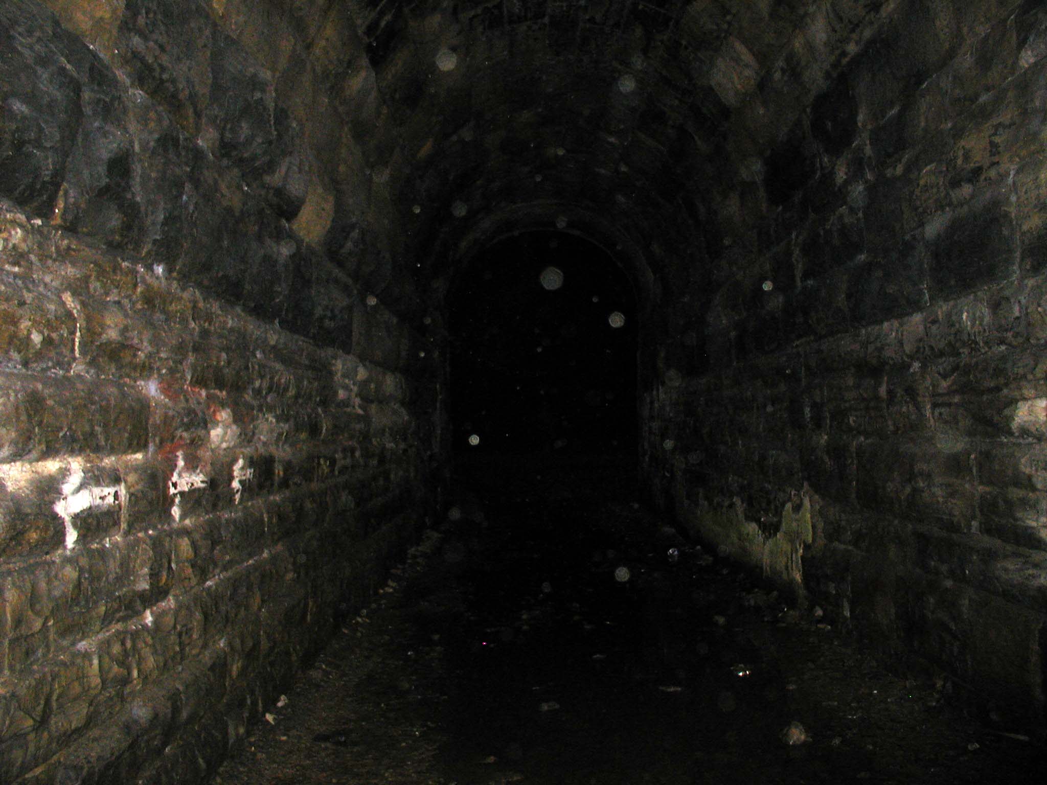 screamingtunnel11.jpg