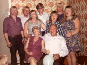 family1977.jpg