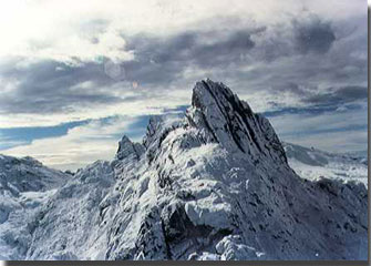 Puncak Jaya Peak (4,884 m)