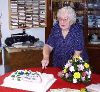 Ara cutting her 85th B'day cake.