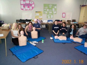 [Pre-Nursing Health and Social Care Students] images/hs_20020118_thurrock_basildon_college_1_small.JPG (350x263) 21934 bytes