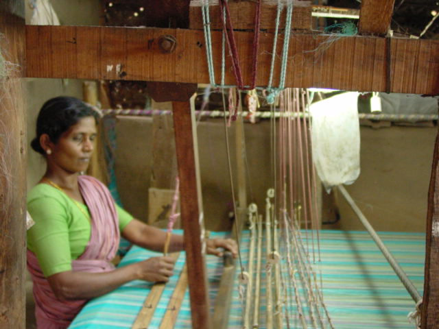 manamedu woman weaver
