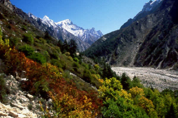 Welcome to the Saifee '99 image gallery. Witness the beauty of the Himalayas and the might of the mountains.
