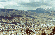 Vista de la ciudad de La Paz con el Illimani al fondo