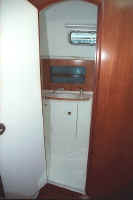 B331_07.jpg (30100 bytes)