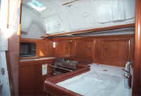 B331_08.jpg (34236 bytes)