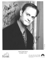 Terrific 10x8  b/w photo from Frasier star David Hyde Pierce