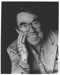 signed 10x8 b/w photograph from Ronnie Corbett