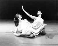 dance1.jpg (187017 bytes)