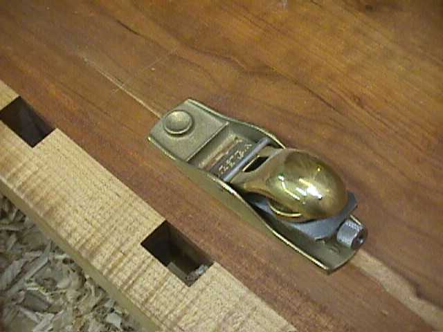 ln2.jpg (28366 bytes)