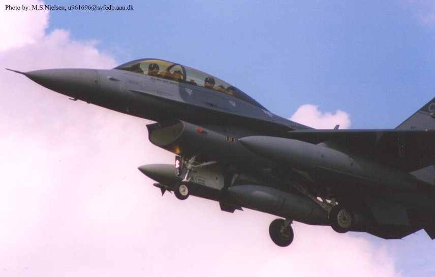 F-16D, USAF, SC(South Carolina ANG, McEntire ANGB).
Inflight for landing, Karup AFB Denmark.
Exersice: Central Enterprice 98 15-26 of June.