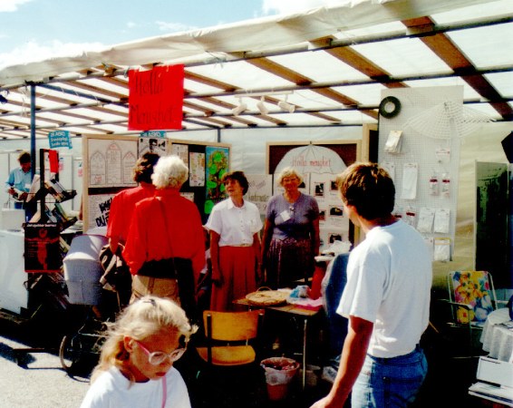 Ulefossdagene aug. 1990 - Holla menighets stand  
Holla congregation's stand at the Ulefoss fte August 1990.