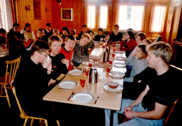 Konfirmanttur til Skirva - feb. 2000            
Confirmation candidates' weekend trip to Skirva, February 2000