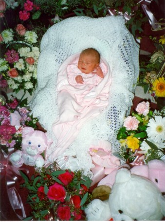 Chloe Rose Ruppert ( 8 days old ) - Photo Copyright 1999 Roy Ruppert