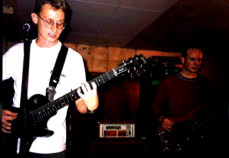 HUM Matt Talbott and Jeff Dimpsey live at Fireside Bowl, Chicago, IL, 10/30/97 Curt Beery photo 01