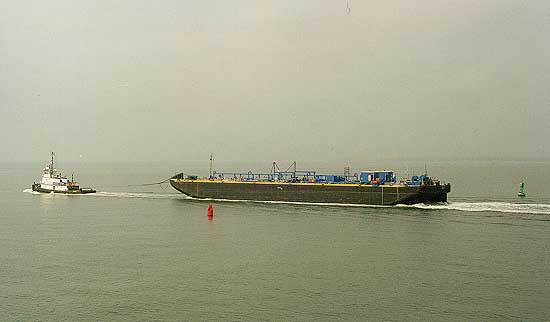 Tugboat.jpg (19174 bytes)