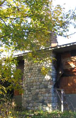 Natural stone chimney photo.