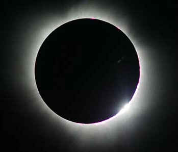 eclipse02.jpg (6458 bytes)