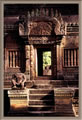 Banteay Srei - headless statue