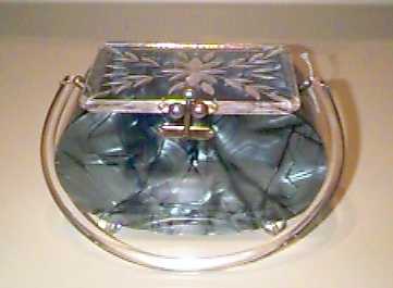 blue.jpg (10293 bytes)