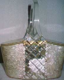 bucket.jpg (7409 bytes)