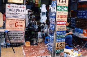 sign_shop_saigon.jpg