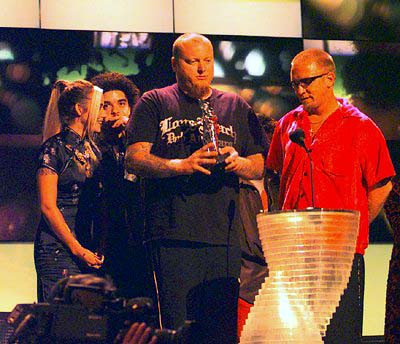 Bud and Eric receiving the Best Alternative Video award on MTV