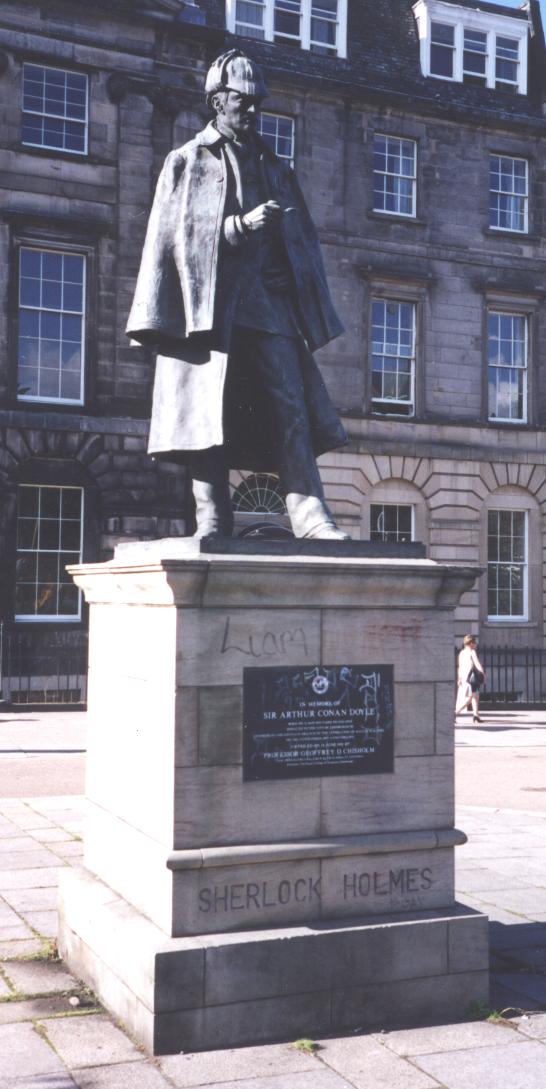 Sherlock Holmes statue in Edinburgh, celebrating Arthur Conan Doyle's links with the city. Photo: August 2000.