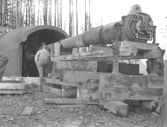 The installation of a 6-inch gun at battery 292
