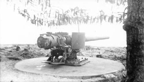 One of two Navy 6-inch guns at shoals point