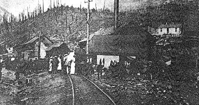 Crowd at site of Hillcrest Mine Disaster