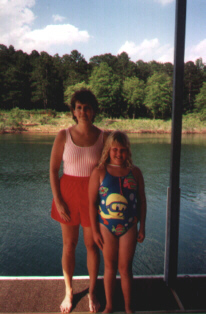 picture of Sandra & Rebekah at Greers Ferry Lake