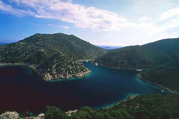 Karaloz Bay