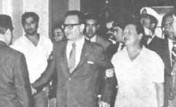 Allende y Lafferté en el Teatro Caupolicán; Santiago, 1952.